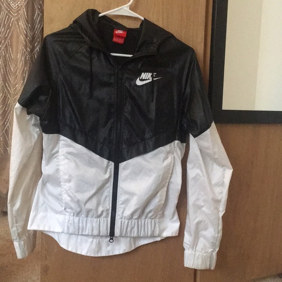 Nike Jackets & Blazers - Wind breaker